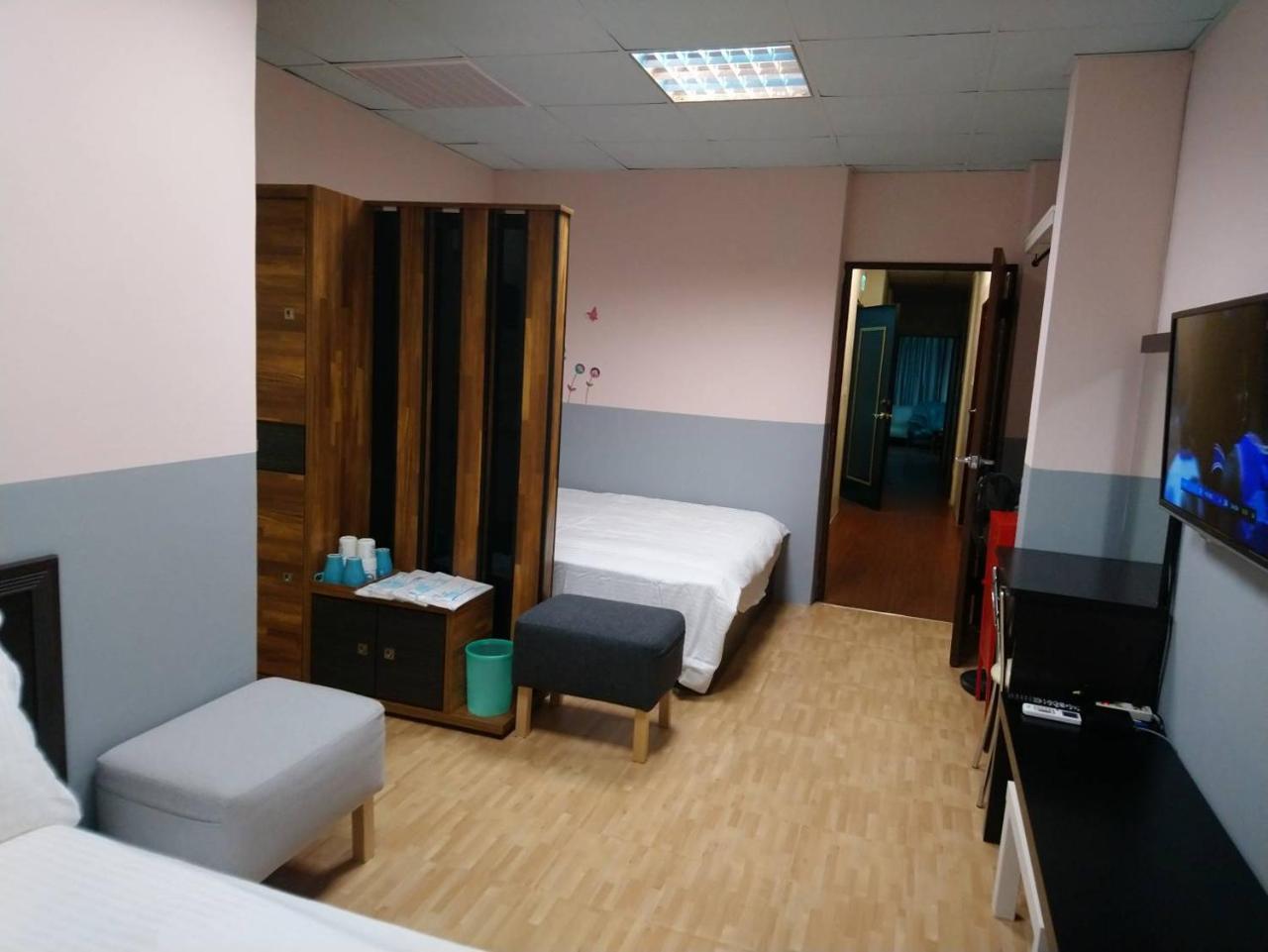 Papa Bear'S Guesthouse Тайджун Екстериор снимка