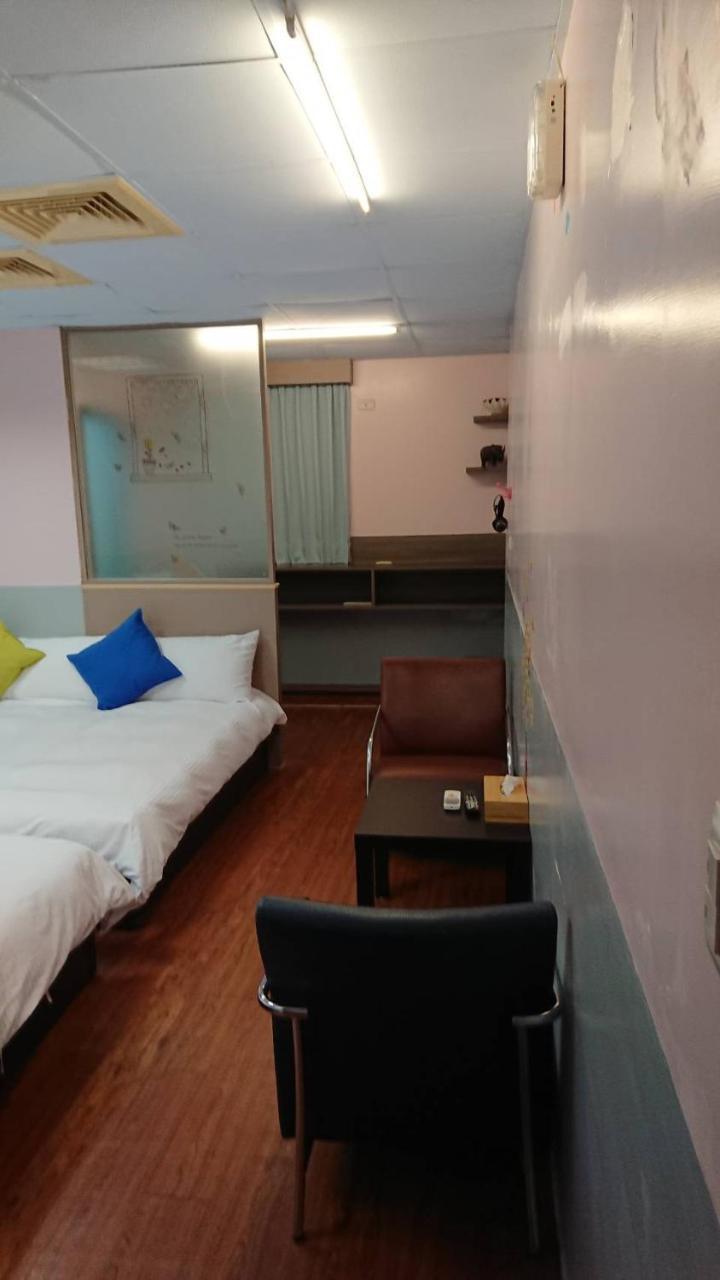 Papa Bear'S Guesthouse Тайджун Екстериор снимка