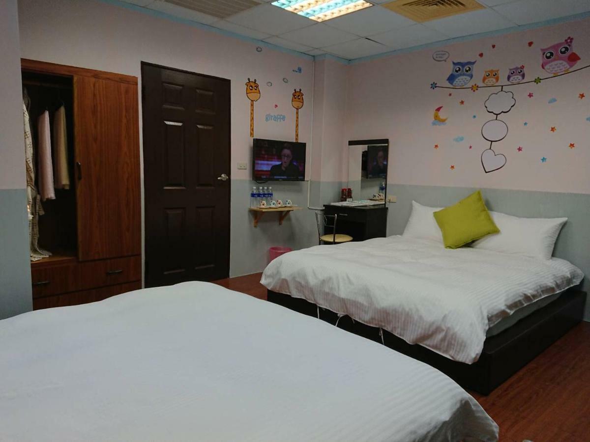 Papa Bear'S Guesthouse Тайджун Екстериор снимка