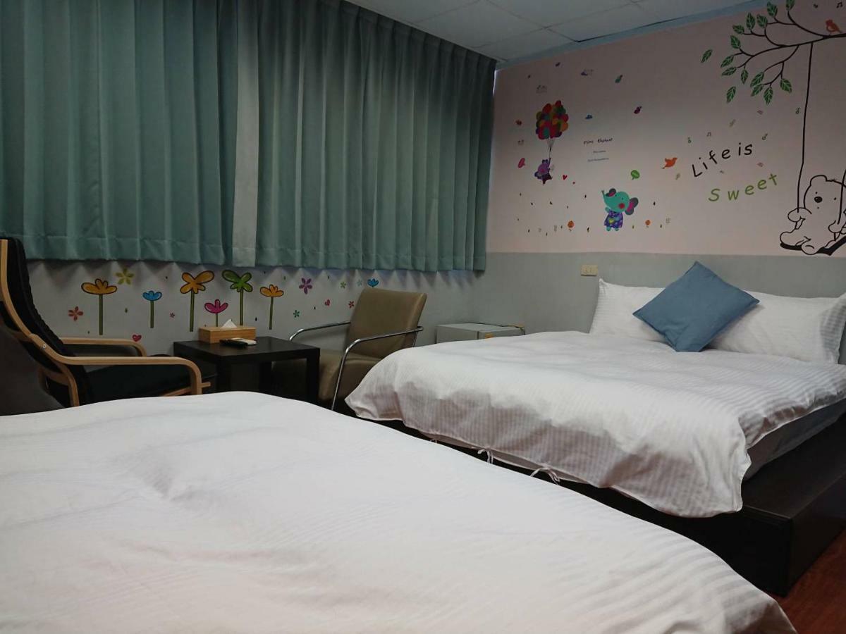 Papa Bear'S Guesthouse Тайджун Екстериор снимка