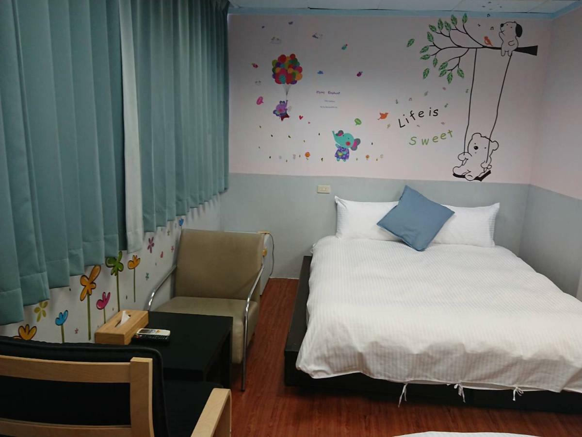 Papa Bear'S Guesthouse Тайджун Екстериор снимка
