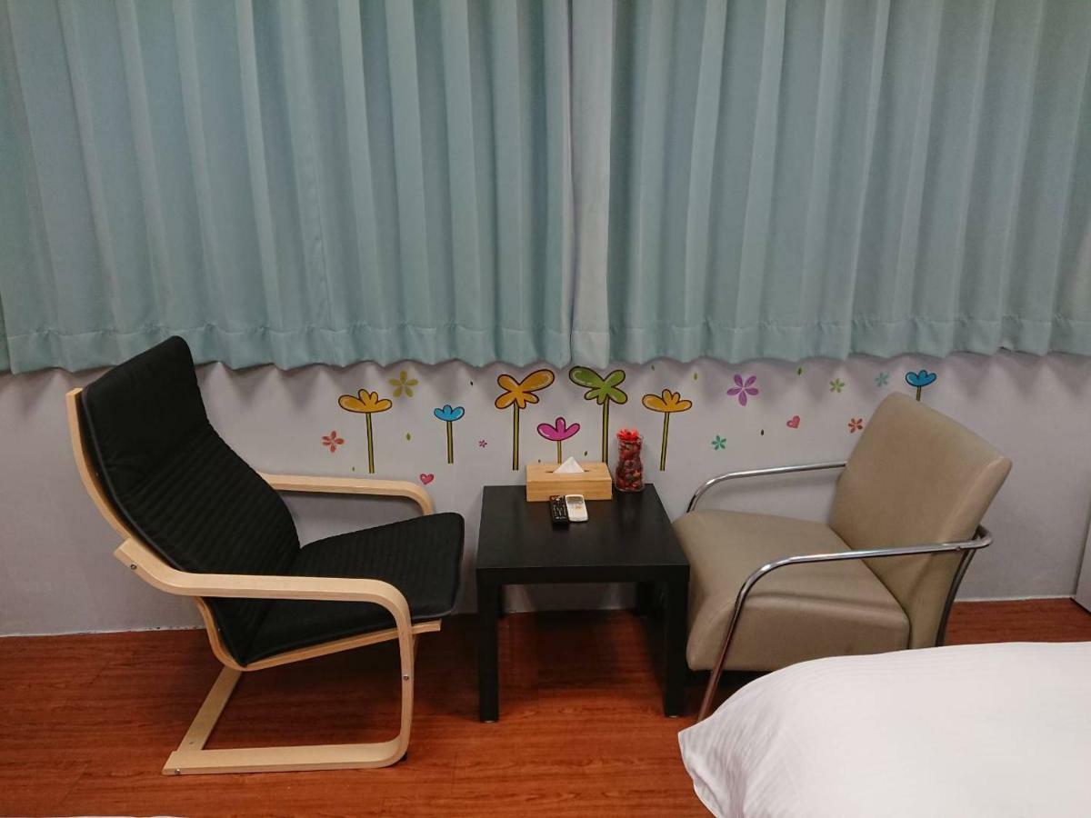 Papa Bear'S Guesthouse Тайджун Екстериор снимка