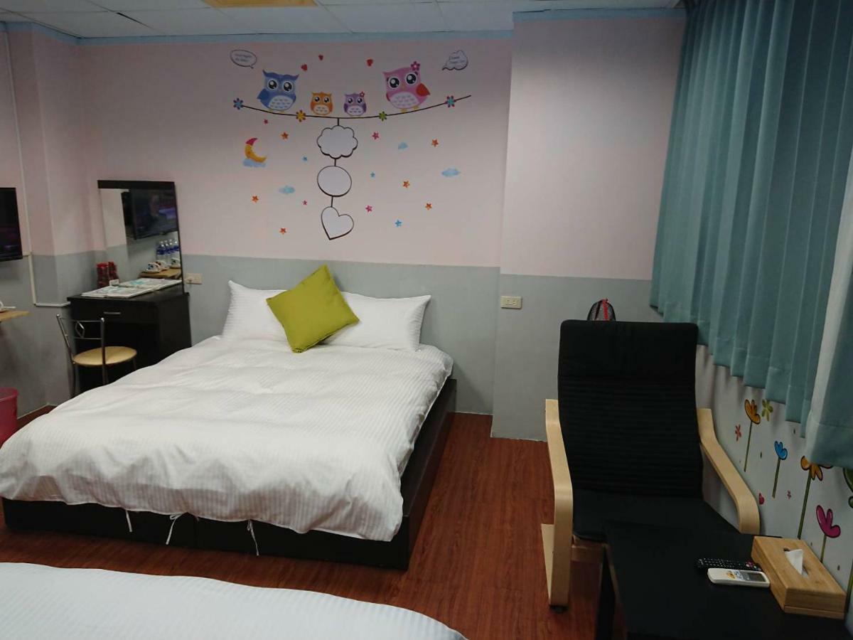 Papa Bear'S Guesthouse Тайджун Екстериор снимка
