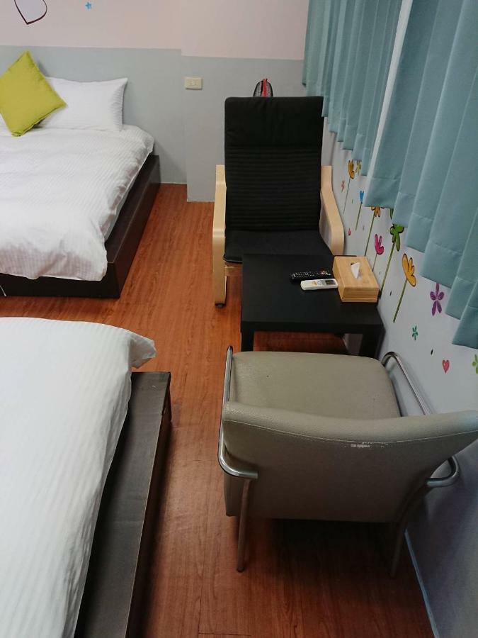 Papa Bear'S Guesthouse Тайджун Екстериор снимка