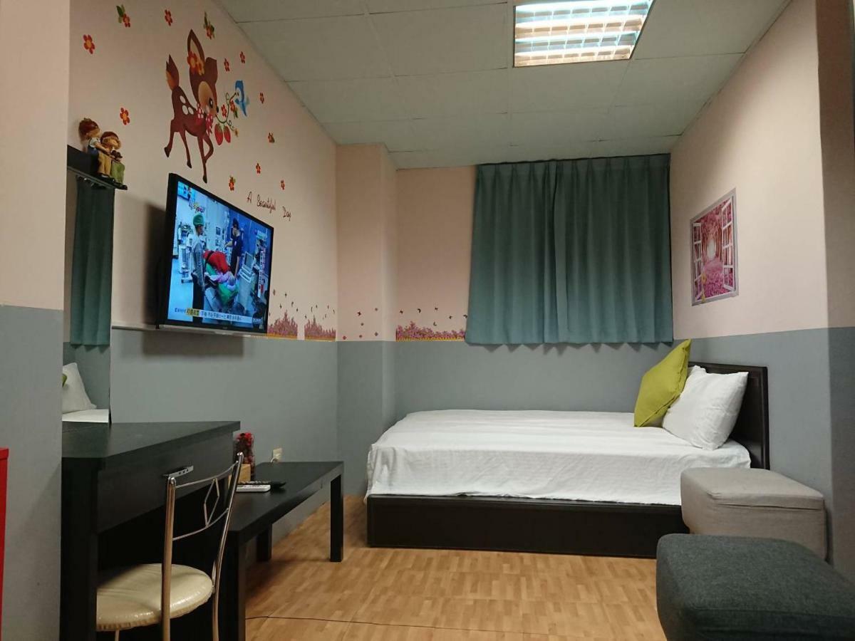Papa Bear'S Guesthouse Тайджун Екстериор снимка