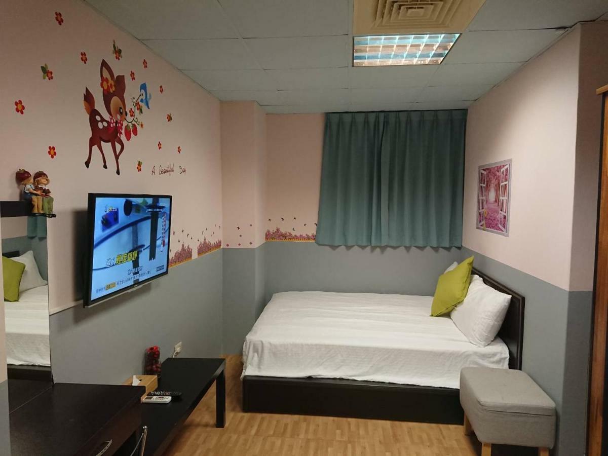 Papa Bear'S Guesthouse Тайджун Екстериор снимка